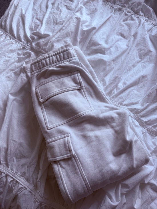Aritzia Pants - White Aritzia cargos